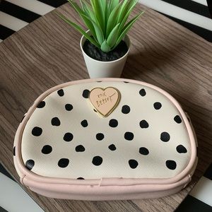 $5 B2G2 EUC BETSEY JOHNSON Makeup Bag